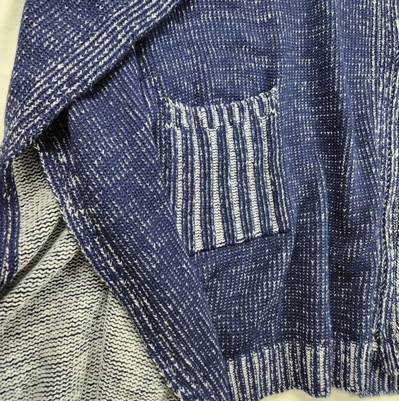 Butler Bulldogs × Emerson Street Zip Up Knit Poncho. Size XL. NWT - Picture 2 of 9